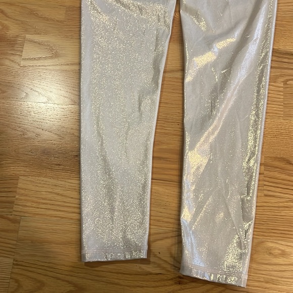Like New. Victoria Secret Sport Pearl Colored Tights. Sz M Tall - Picture 5 of 5
